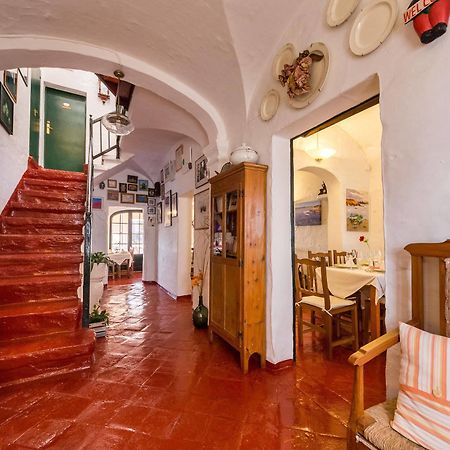 Hostal S'Engolidor Santo Tomas Exterior photo