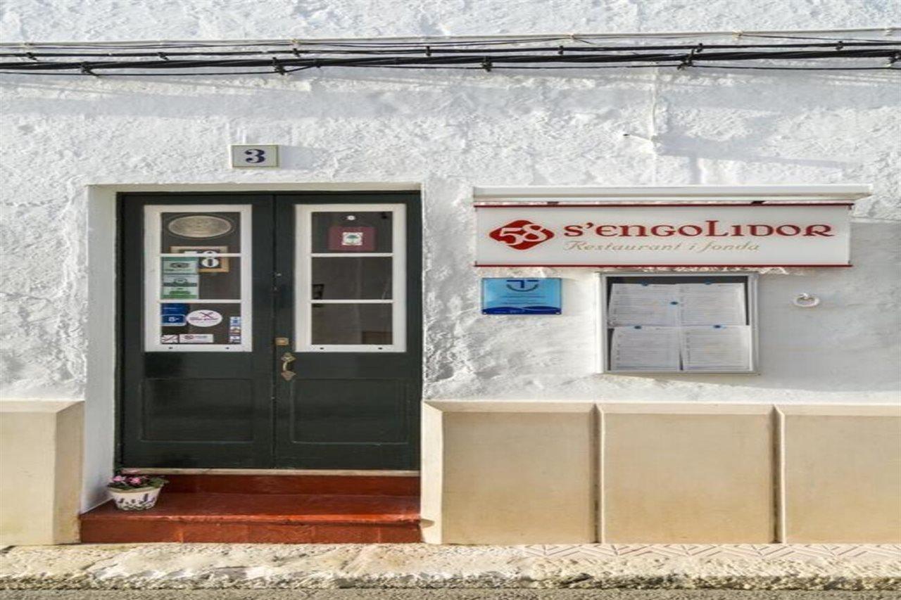 Hostal S'Engolidor Santo Tomas Exterior photo