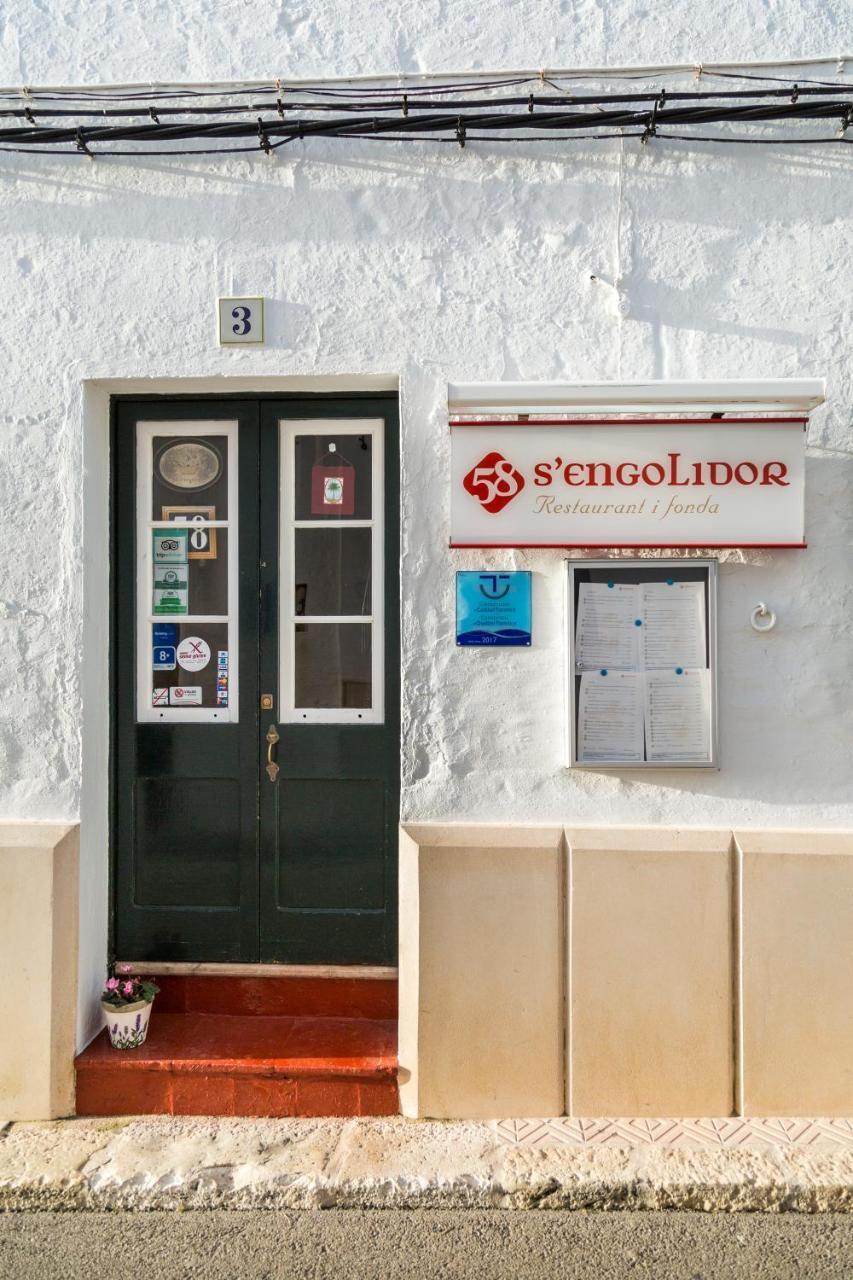 Hostal S'Engolidor Santo Tomas Exterior photo